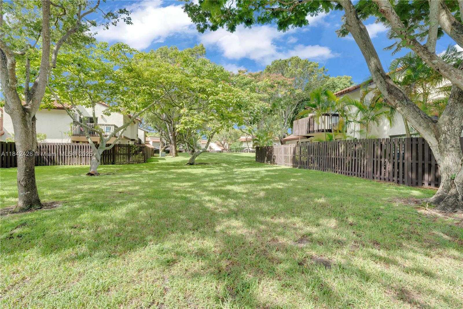 Small Image of 13289 SOUTH WEST 112TH TER #44-3, Miami Number 28