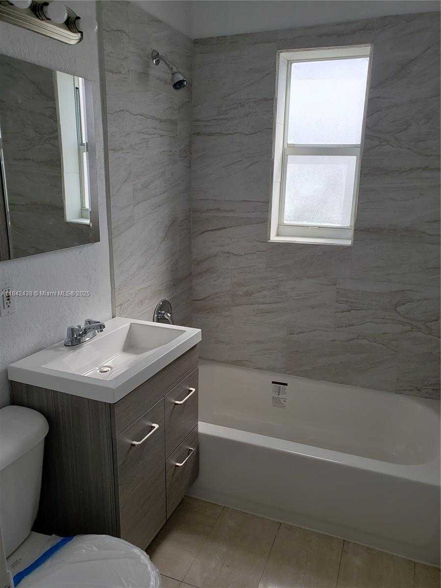 Small Image of 456 NORTH WEST 85TH ST RD #456, Miami Number 12