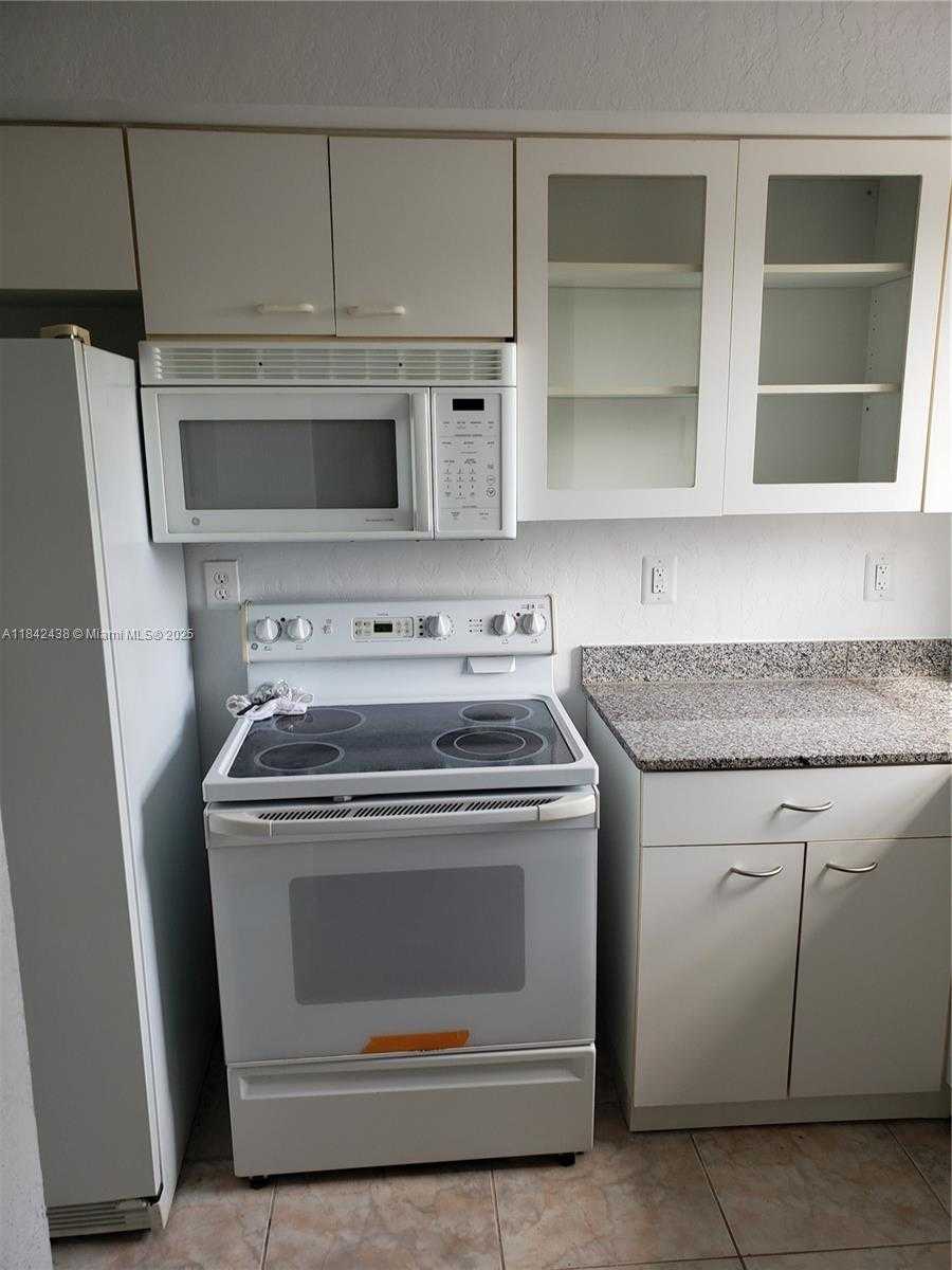 Small Image of 456 NORTH WEST 85TH ST RD #456, Miami Number 4