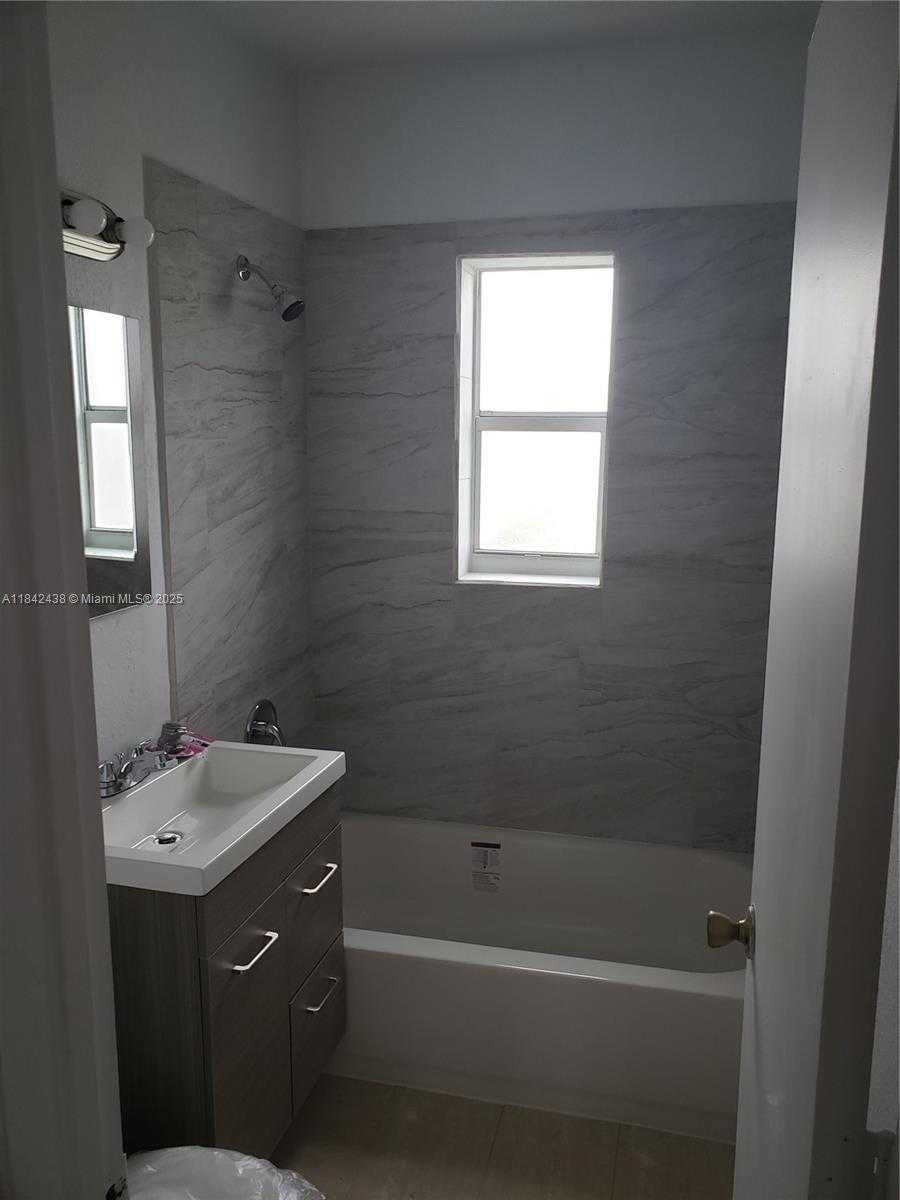 Small Image of 456 NORTH WEST 85TH ST RD #456, Miami Number 7