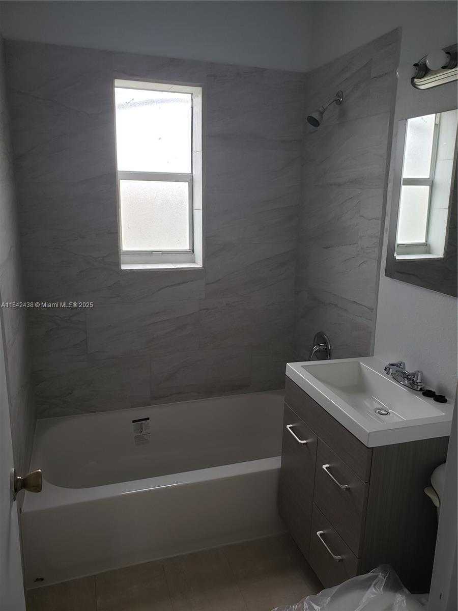 Small Image of 456 NORTH WEST 85TH ST RD #456, Miami Number 8