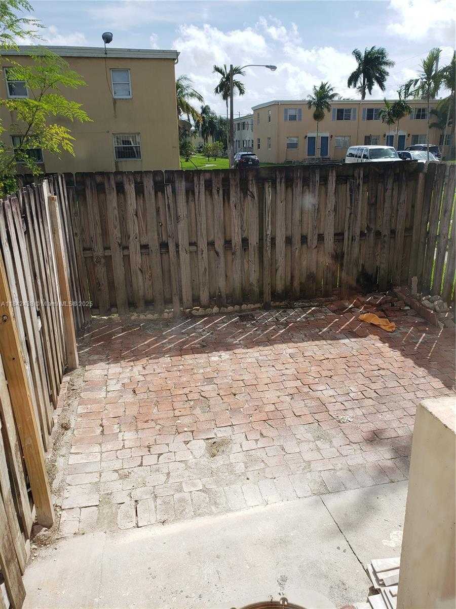 Small Image of 456 NORTH WEST 85TH ST RD #456, Miami Number 9