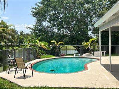 Small Image of 12020 QUILTING LN, Boca Raton Number 2