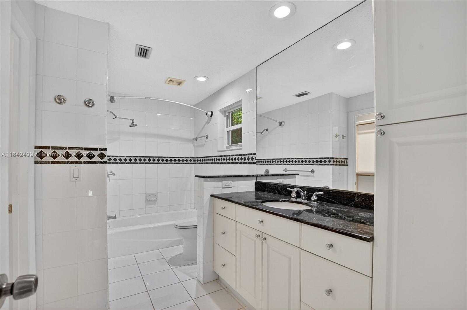 Small Image of 565 NORTH EAST OLIVE WAY, Boca Raton Number 10