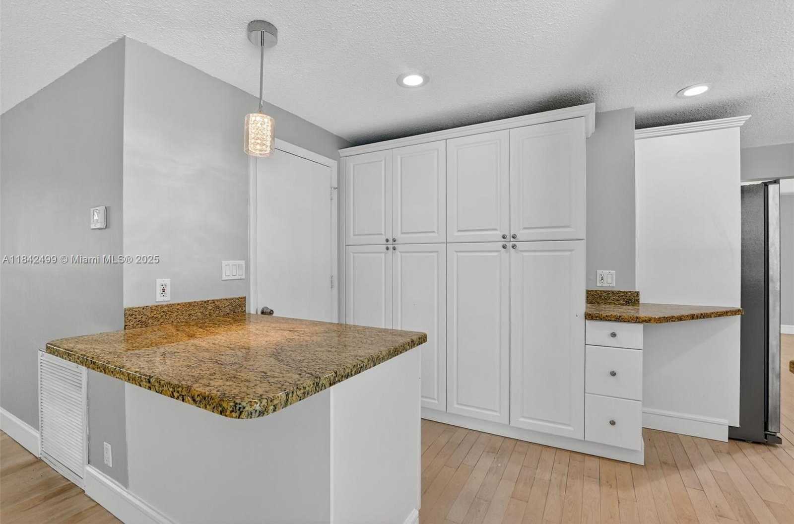 Small Image of 565 NORTH EAST OLIVE WAY, Boca Raton Number 7