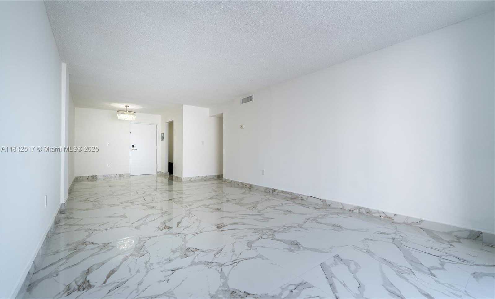 Small Image of 720 COLLINS AVE #208, Miami Beach Number 2