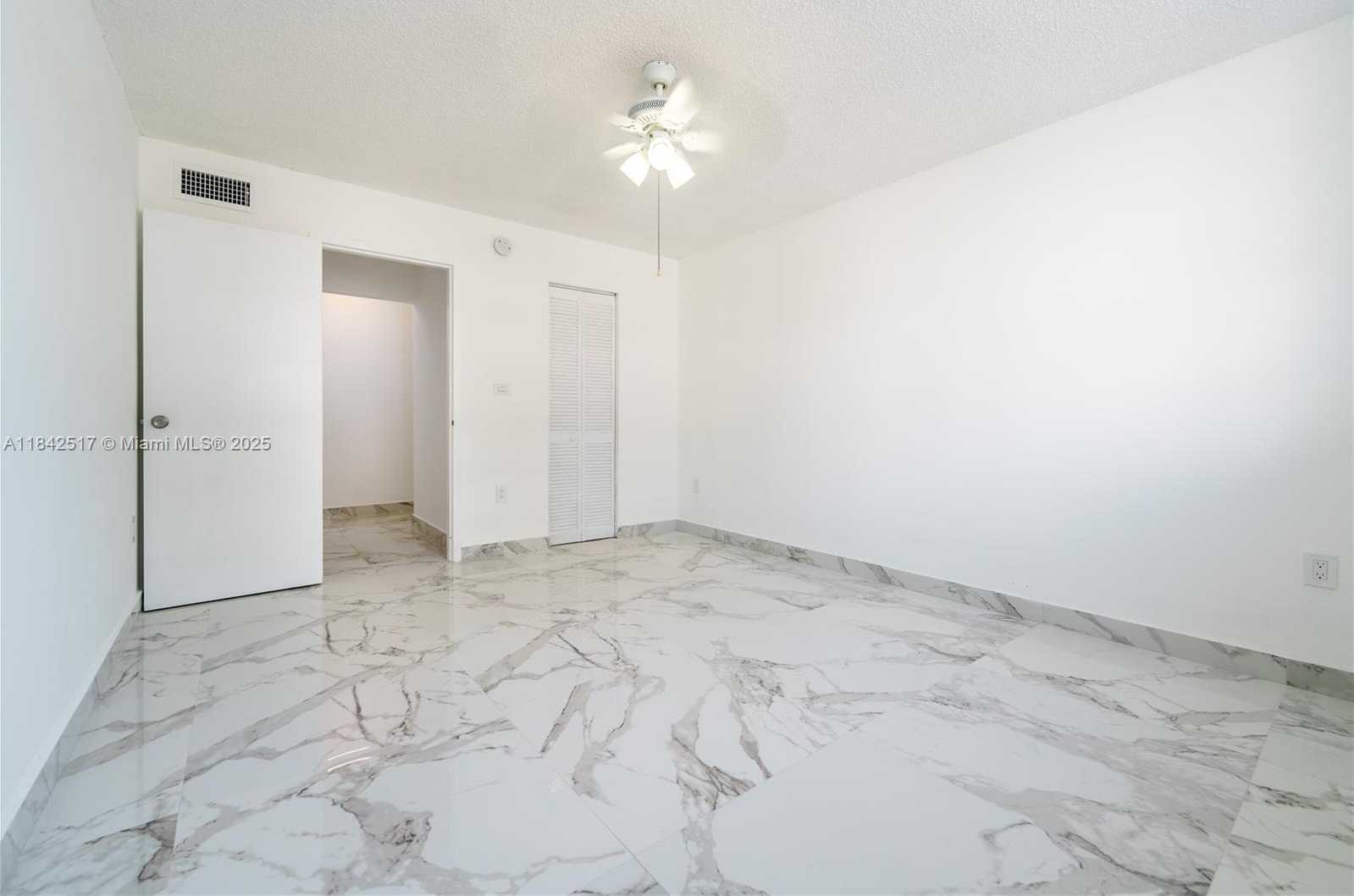 Small Image of 720 COLLINS AVE #208, Miami Beach Number 4