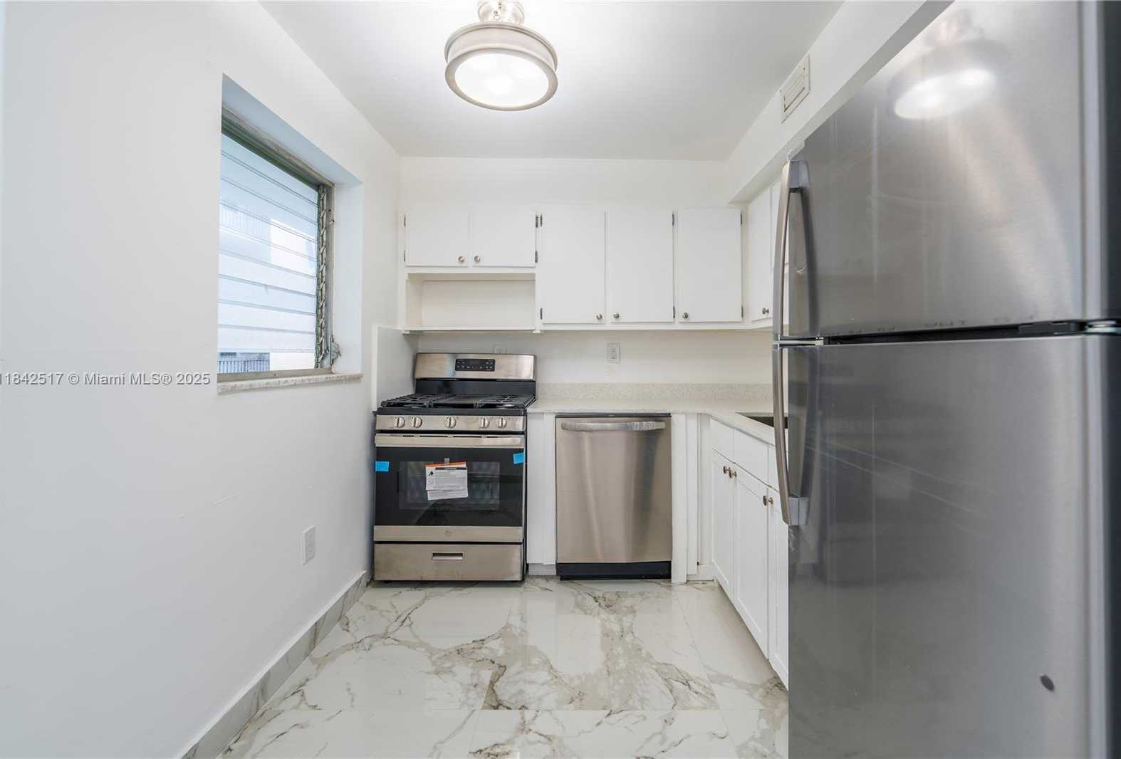 Small Image of 720 COLLINS AVE #208, Miami Beach Number 8