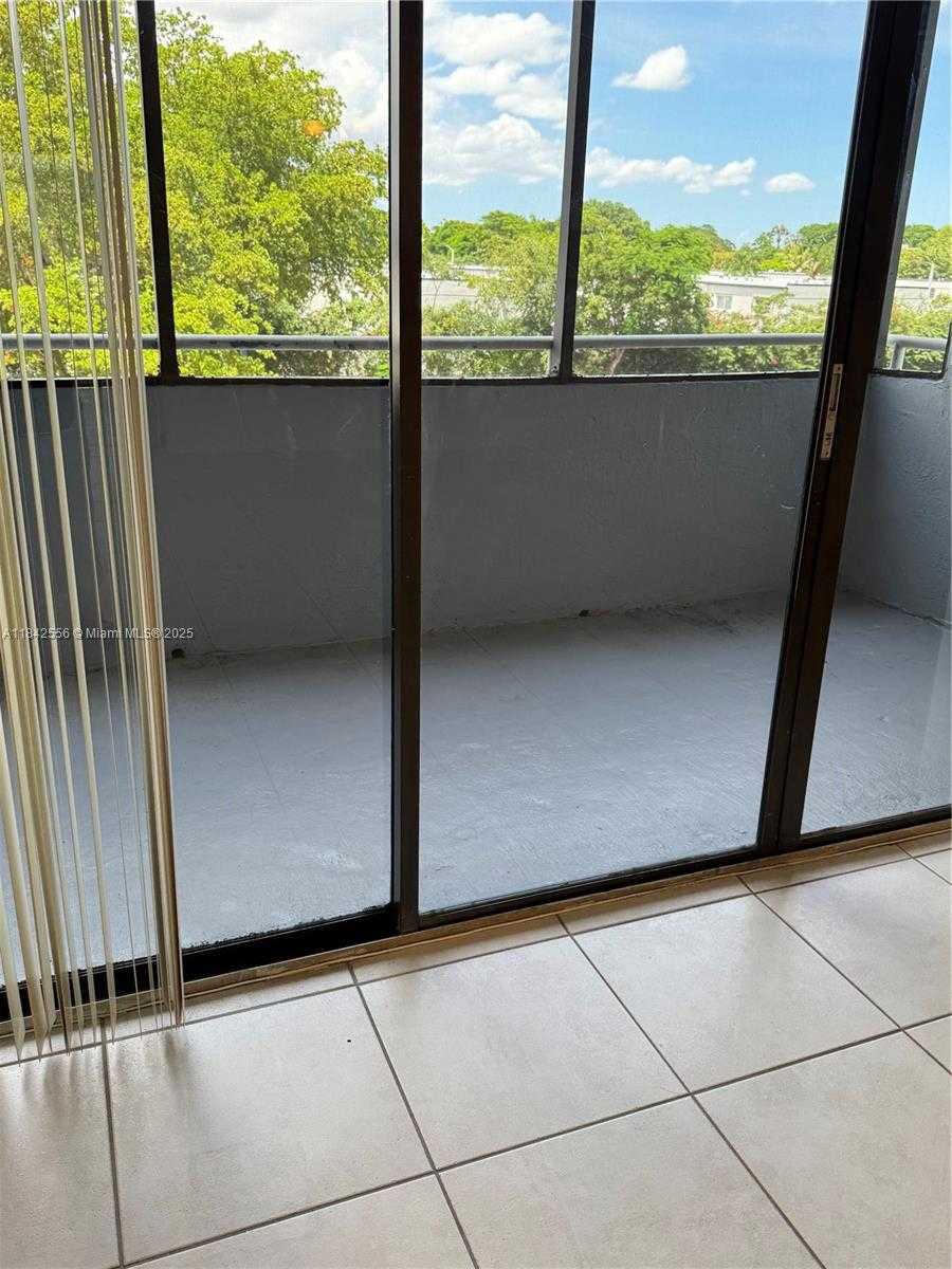 Small Image of 8205 SOUTH WEST 152ND AVE #F-315, Miami Number 4