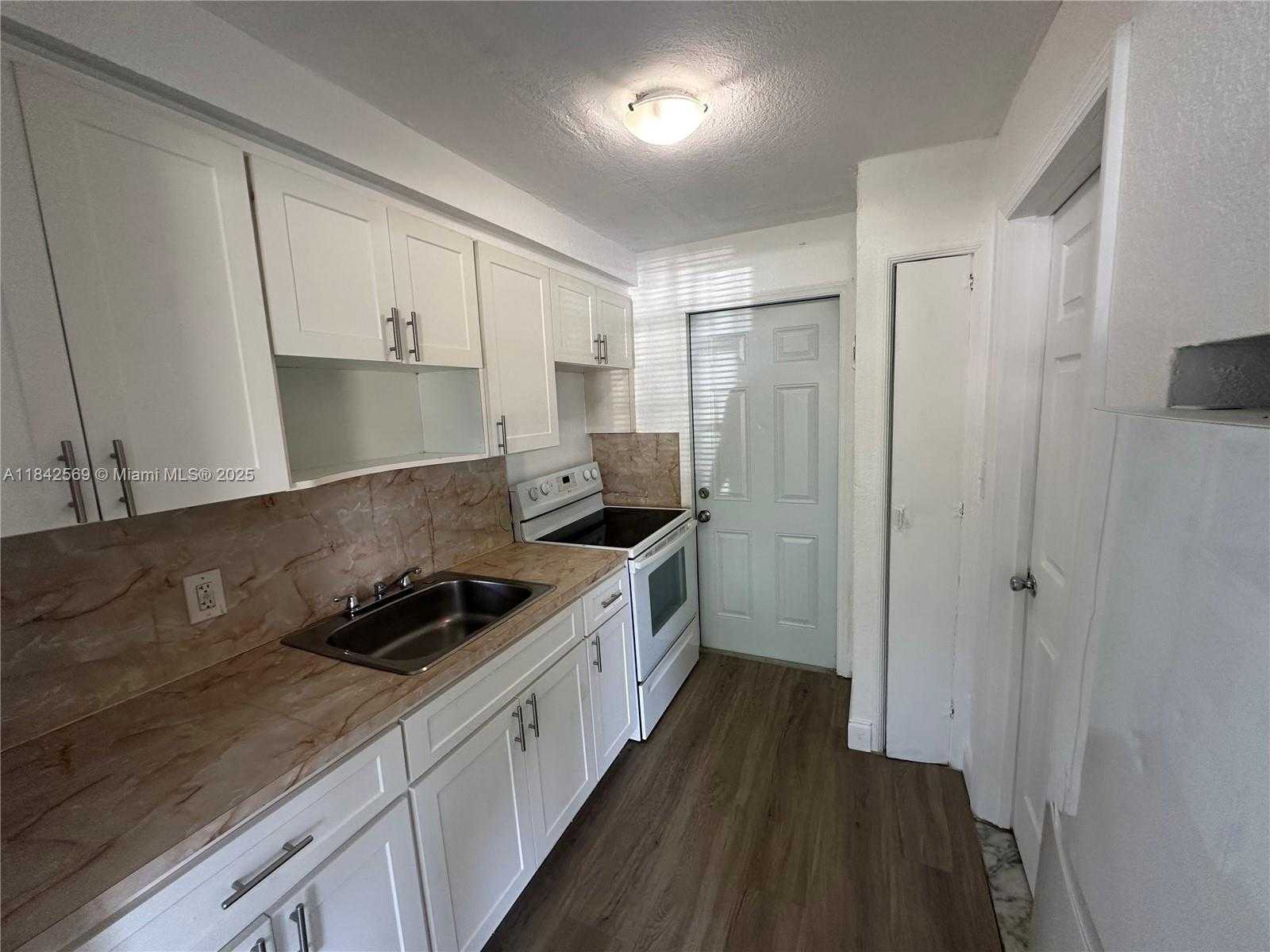 Small Image of 360 NORTH EAST 82ND ST #D, Miami Number 4