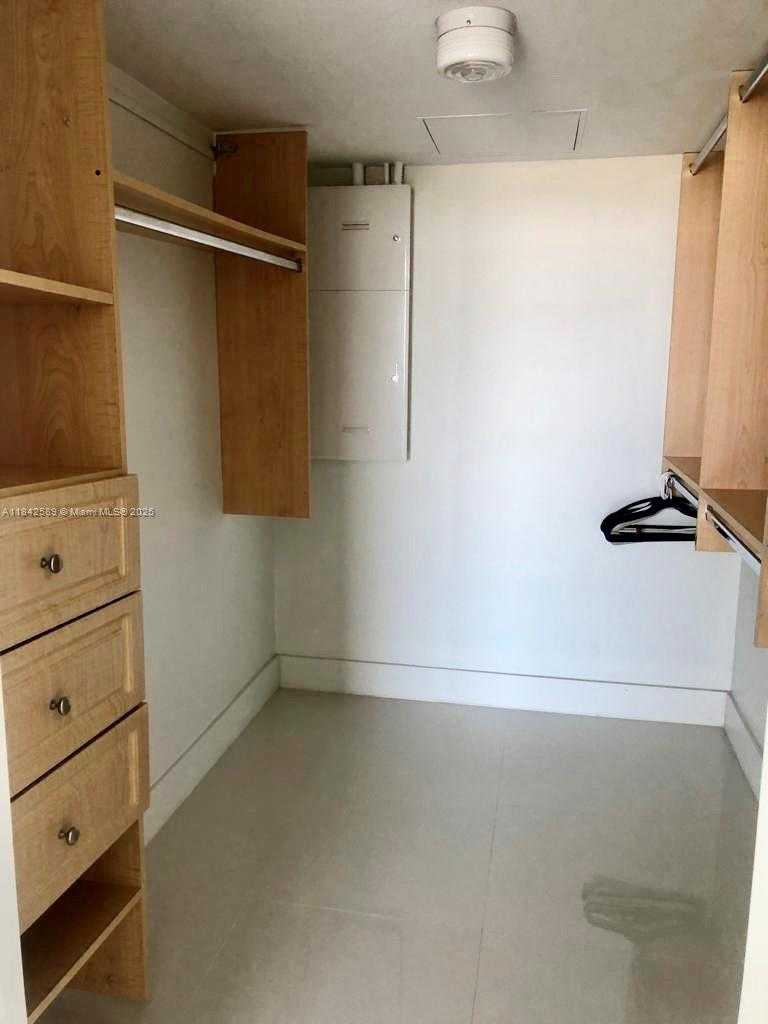 Small Image of 10275 COLLINS AVE #727, Bal Harbour Number 11