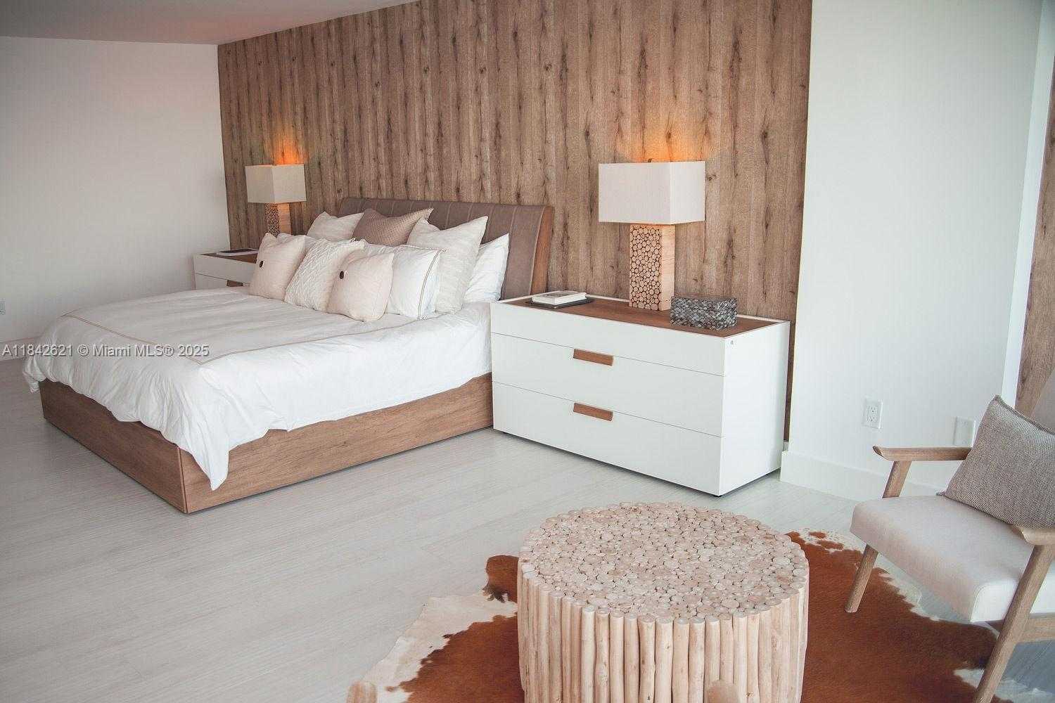 Small Image of 600 GRAPETREE DR #9CN, Key Biscayne Number 12