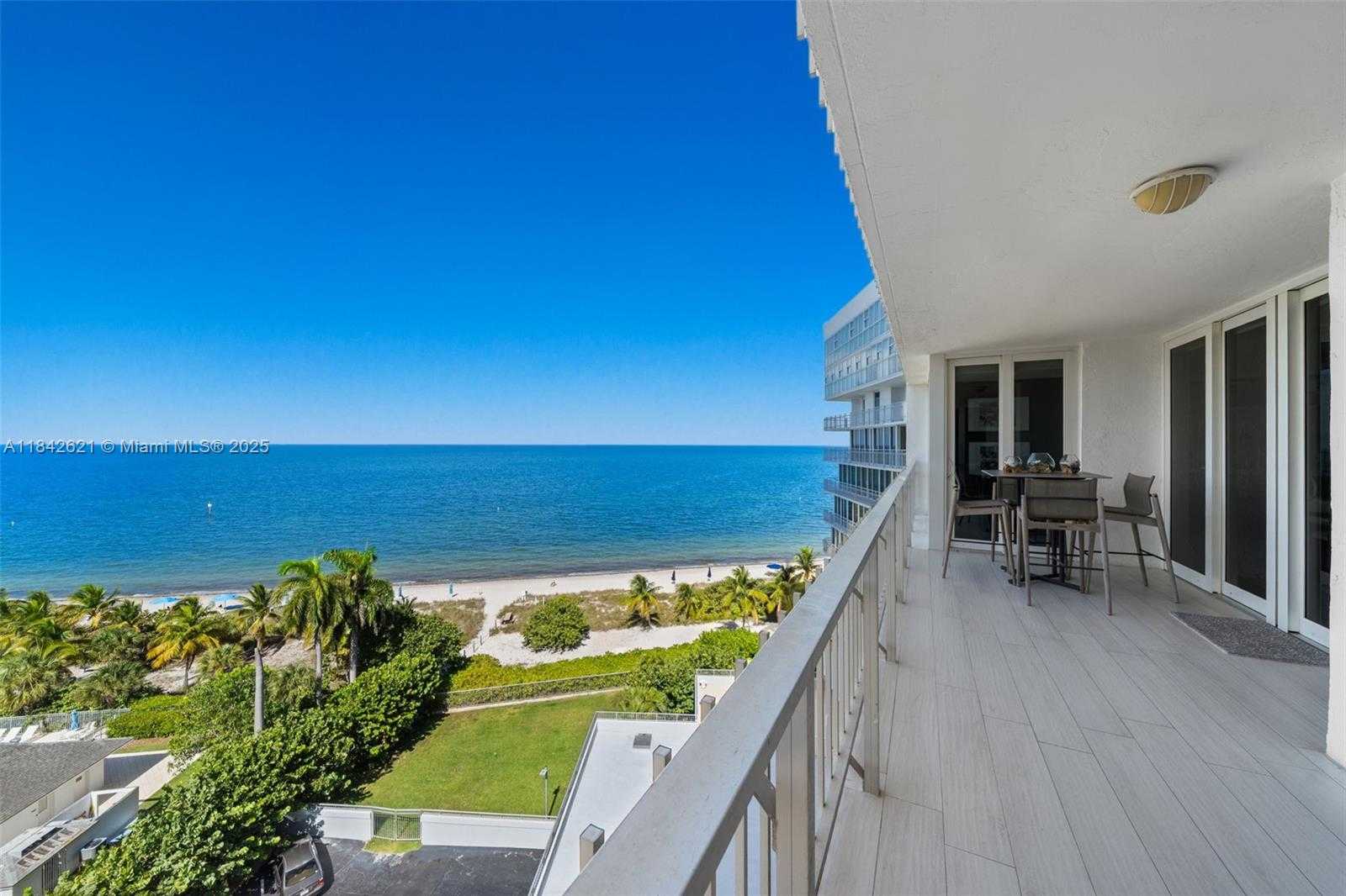 Small Image of 600 GRAPETREE DR #9CN, Key Biscayne Number 16