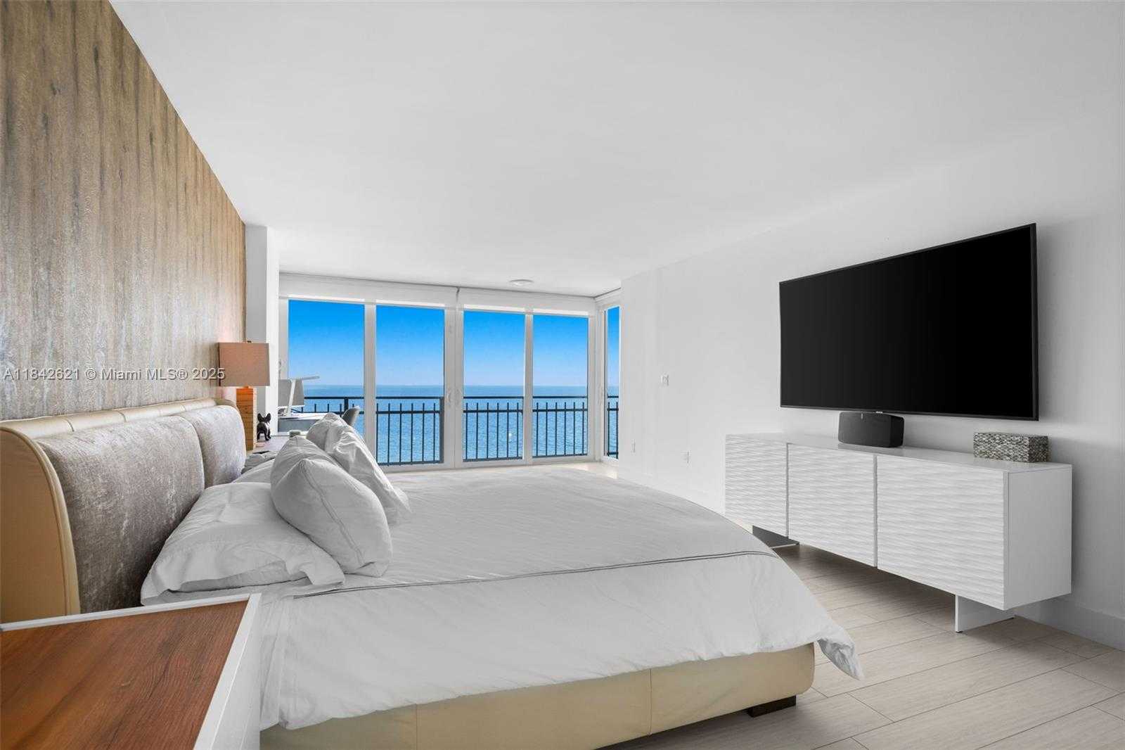 Small Image of 600 GRAPETREE DR #9CN, Key Biscayne Number 21