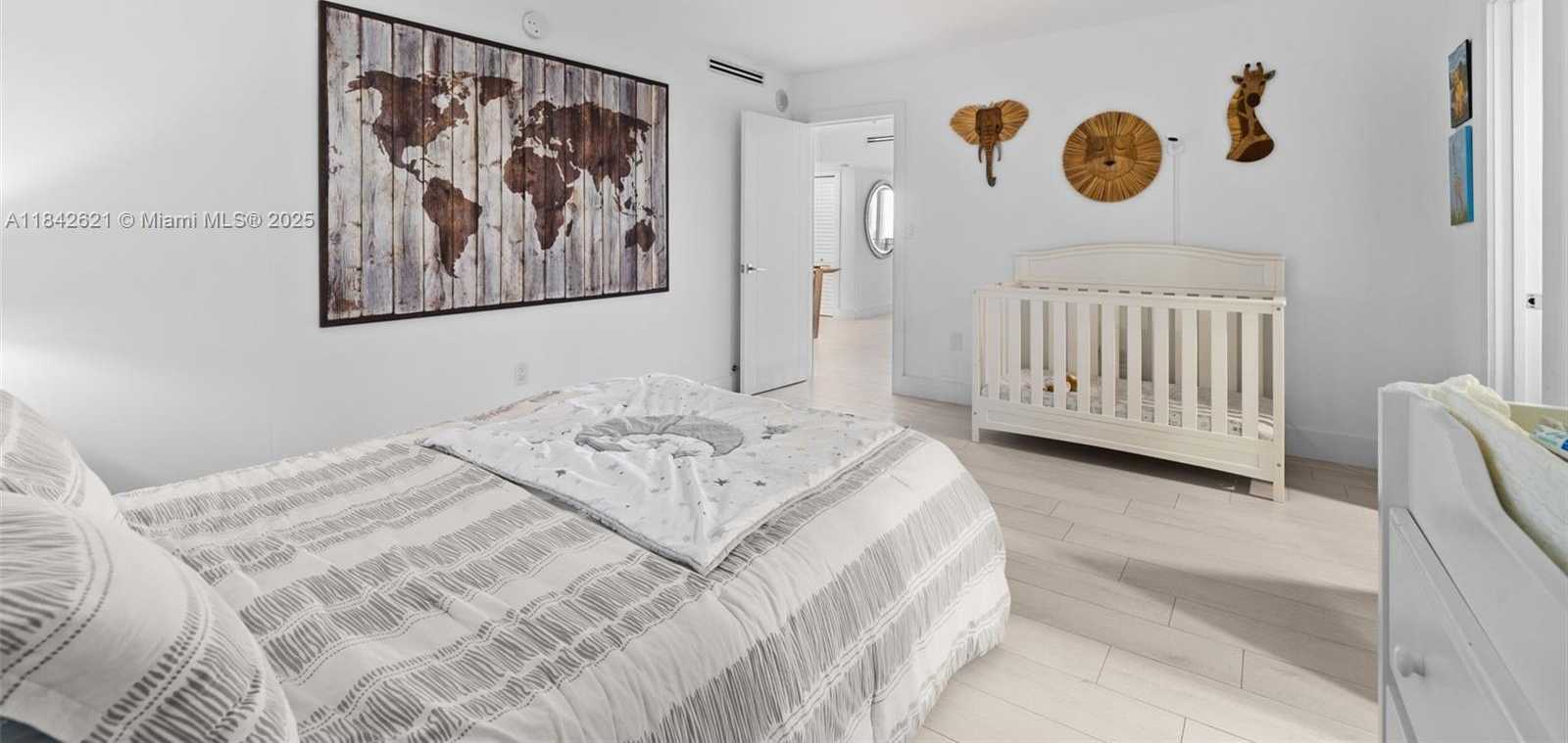 Small Image of 600 GRAPETREE DR #9CN, Key Biscayne Number 31