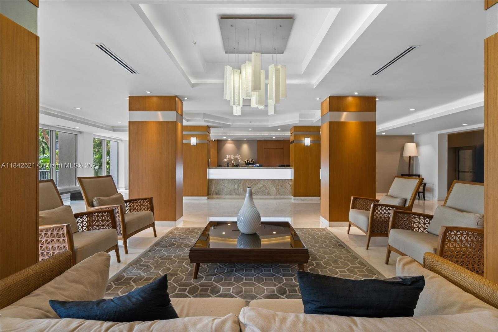 Small Image of 600 GRAPETREE DR #9CN, Key Biscayne Number 37