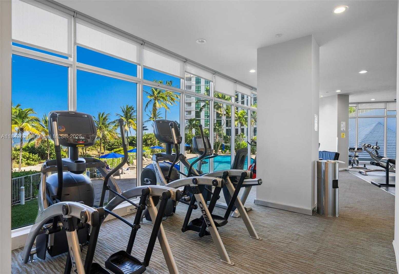 Small Image of 600 GRAPETREE DR #9CN, Key Biscayne Number 40