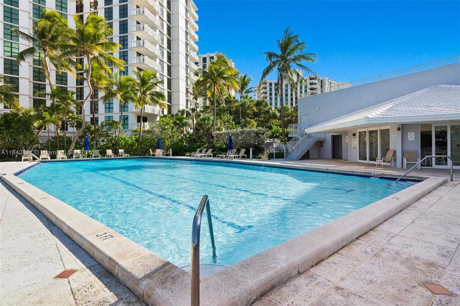 Small Image of 600 GRAPETREE DR #9CN, Key Biscayne Number 45