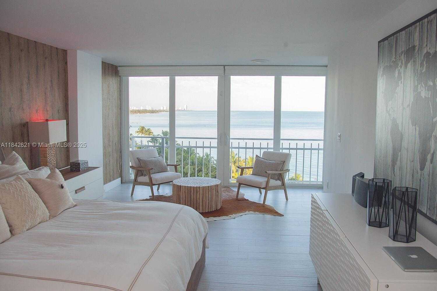 Small Image of 600 GRAPETREE DR #9CN, Key Biscayne Number 7