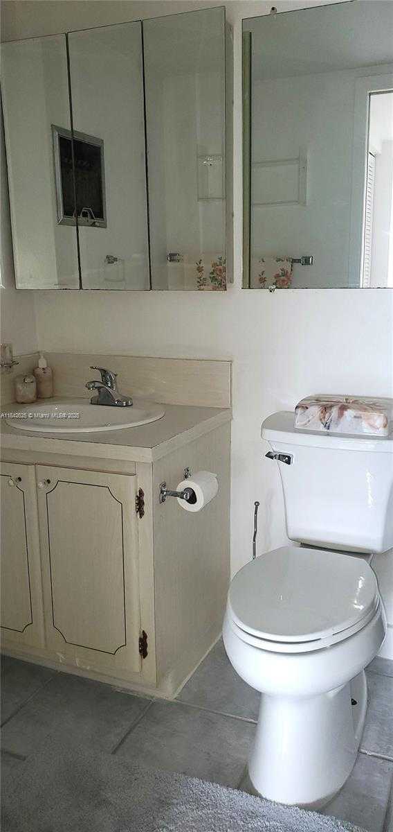 Small Image of 250 LAYNE BLVD #214, Hallandale Beach Number 10