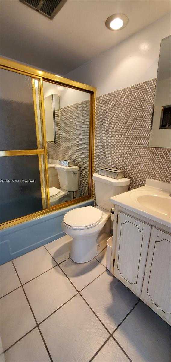 Small Image of 250 LAYNE BLVD #214, Hallandale Beach Number 12