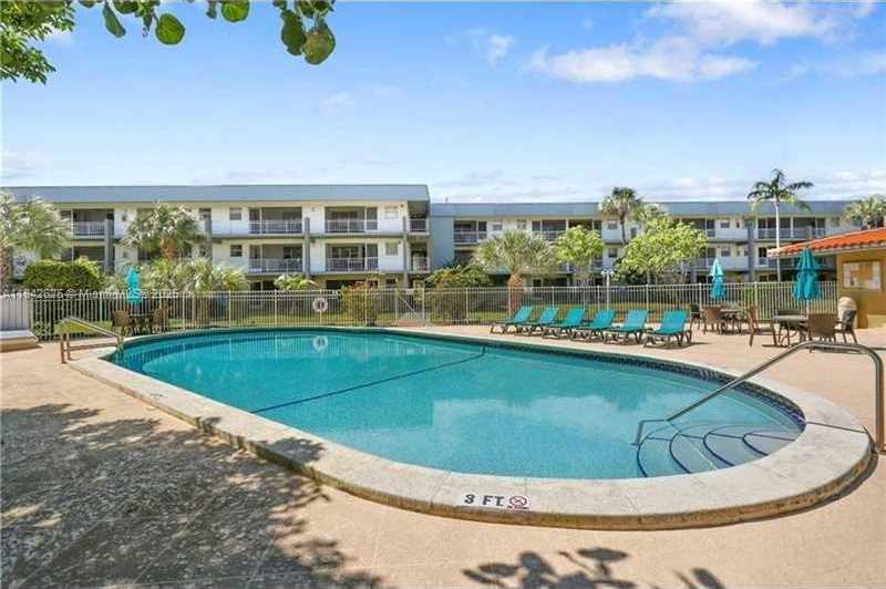 Small Image of 250 LAYNE BLVD #214, Hallandale Beach Number 16