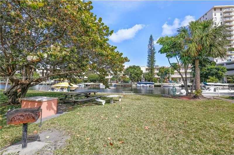 Small Image of 250 LAYNE BLVD #214, Hallandale Beach Number 17