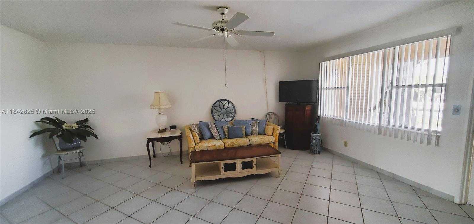 Small Image of 250 LAYNE BLVD #214, Hallandale Beach Number 6