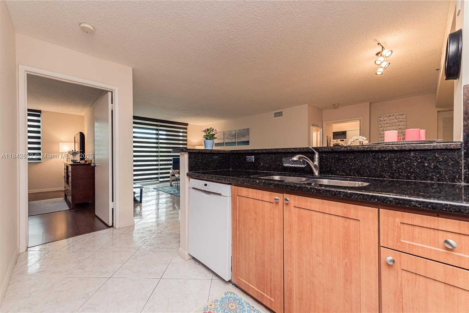 Small Image of 19801 EAST COUNTRY CLUB DR #4303, Aventura Number 13