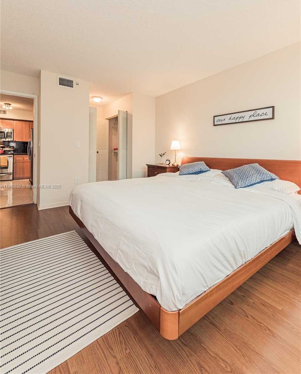 Small Image of 19801 EAST COUNTRY CLUB DR #4303, Aventura Number 16