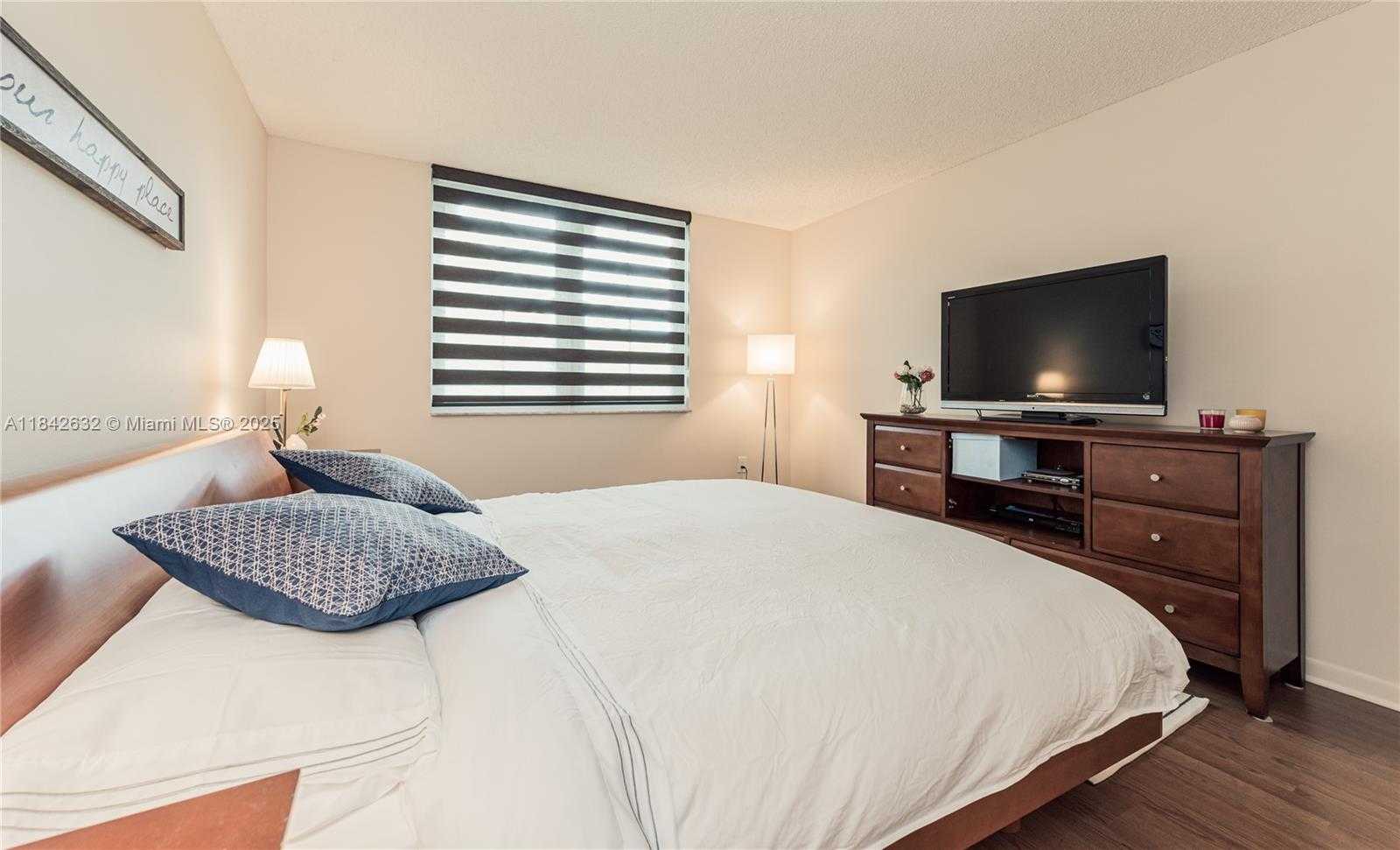 Small Image of 19801 EAST COUNTRY CLUB DR #4303, Aventura Number 18