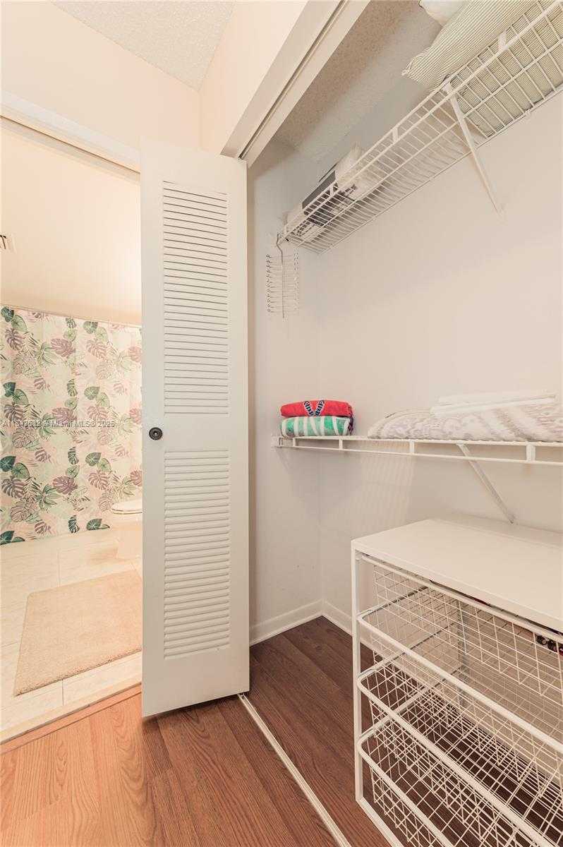Small Image of 19801 EAST COUNTRY CLUB DR #4303, Aventura Number 21