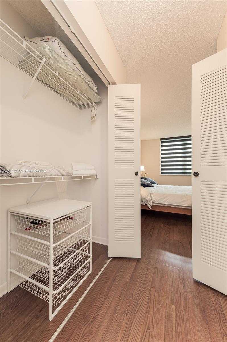 Small Image of 19801 EAST COUNTRY CLUB DR #4303, Aventura Number 23