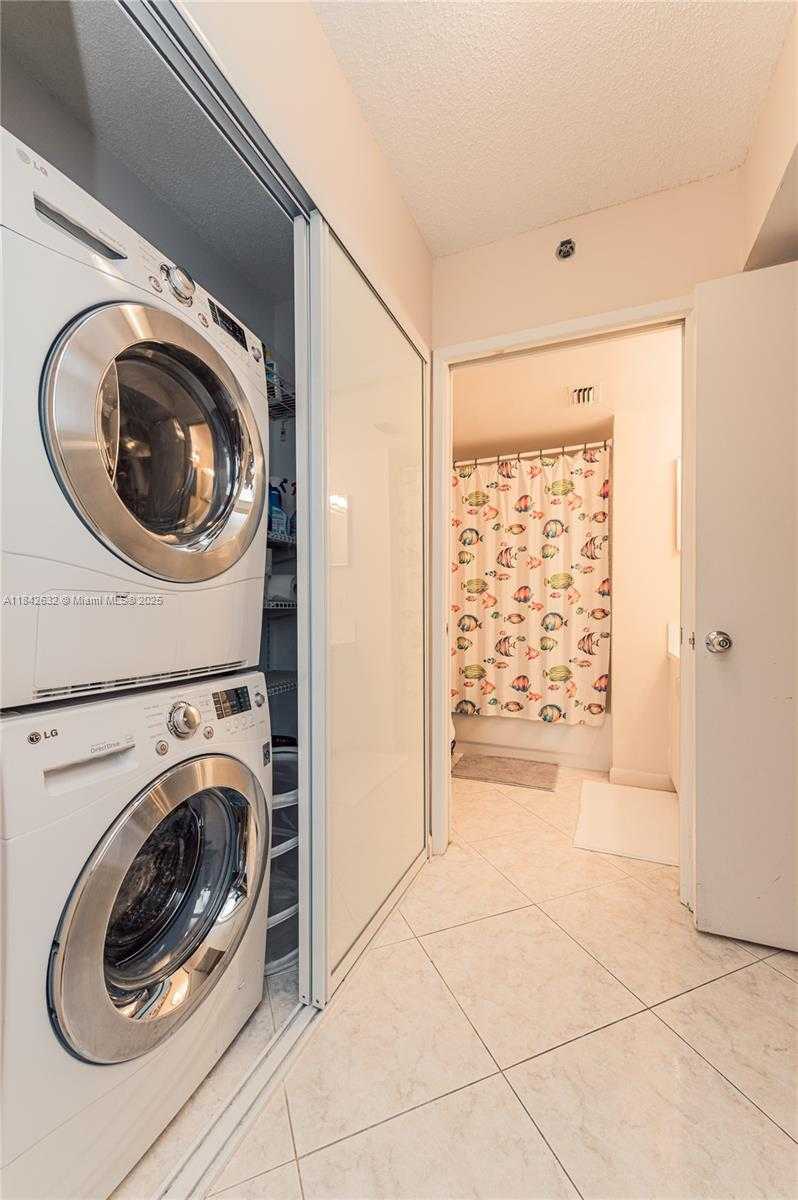 Small Image of 19801 EAST COUNTRY CLUB DR #4303, Aventura Number 26