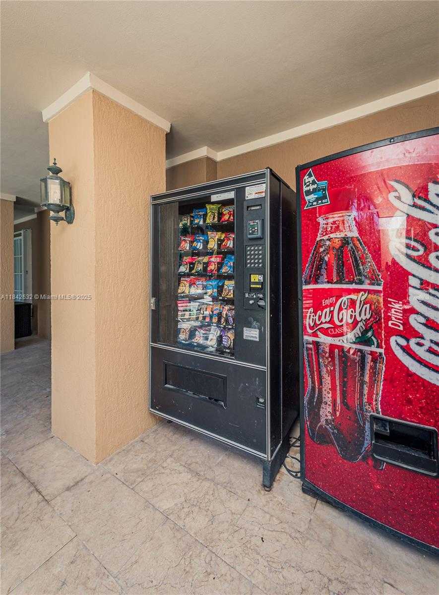 Small Image of 19801 EAST COUNTRY CLUB DR #4303, Aventura Number 44