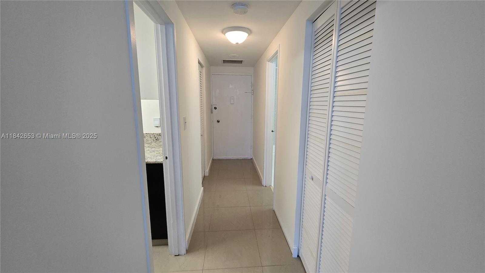 Small Image of 999 BRICKELL BAY DR #2006, Miami Number 7