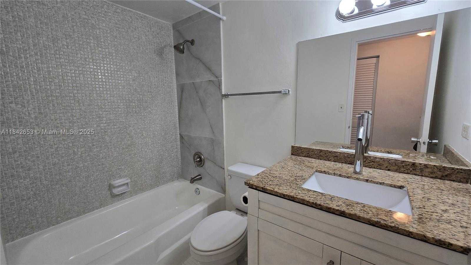 Small Image of 999 BRICKELL BAY DR #2006, Miami Number 9
