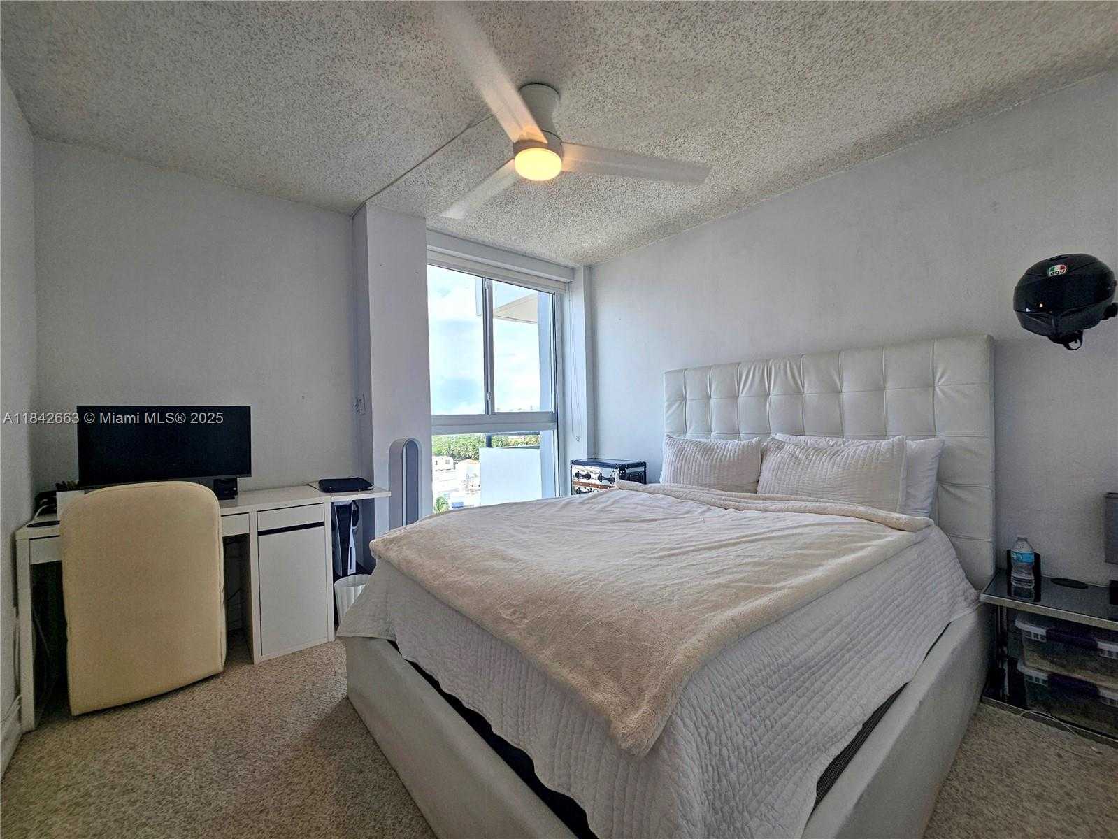 Small Image of 3200 COLLINS AVE #9-6, Miami Beach Number 12