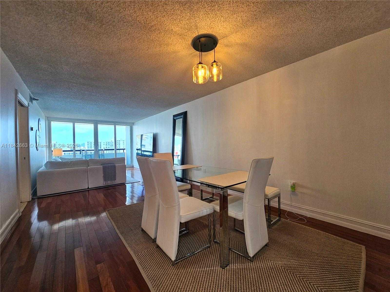 Small Image of 3200 COLLINS AVE #9-6, Miami Beach Number 7