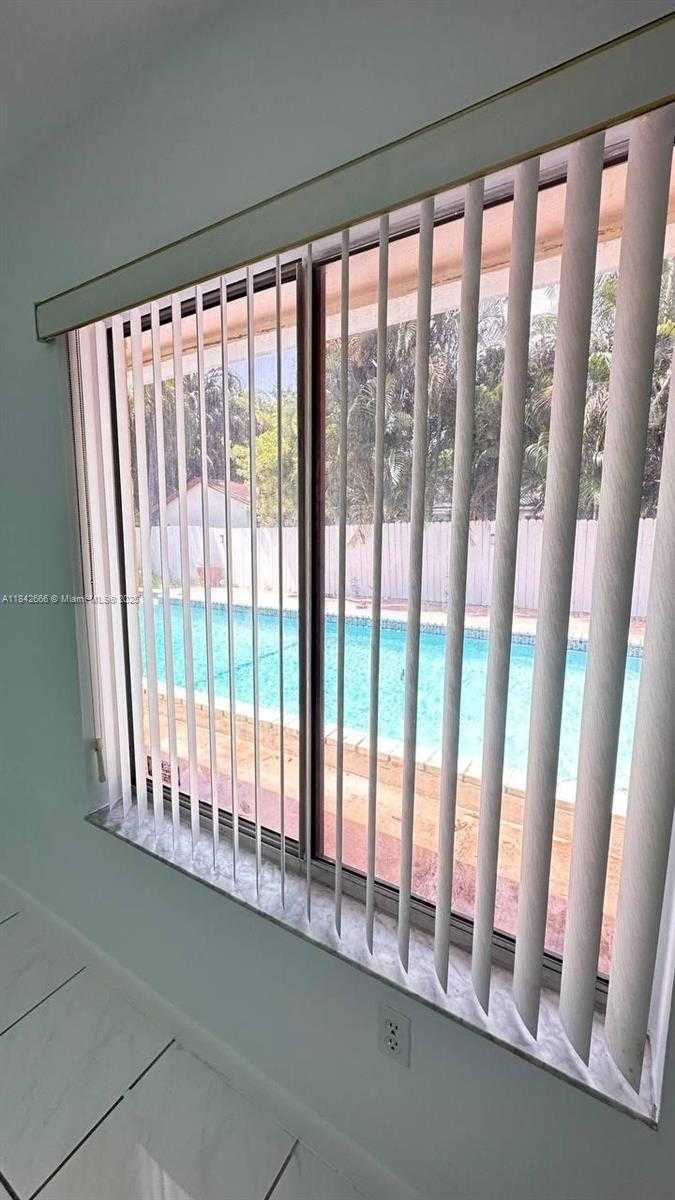 Imagen de Pequeño Objeto