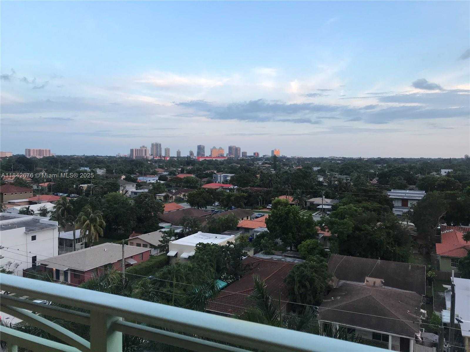Small Image of 3500 CORAL WAY #811, Miami Number 22