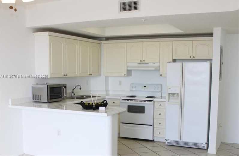 Small Image of 3500 CORAL WAY #811, Miami Number 5