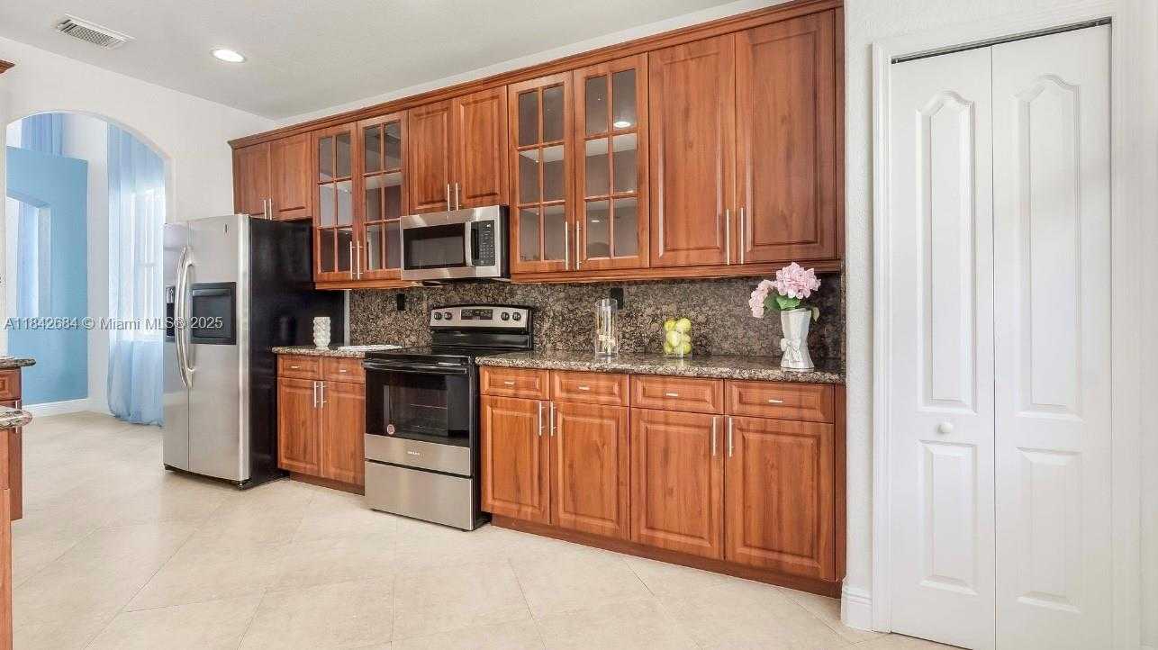 Small Image of 1421 SOUTH WEST 153RD PATH, Miami Number 7