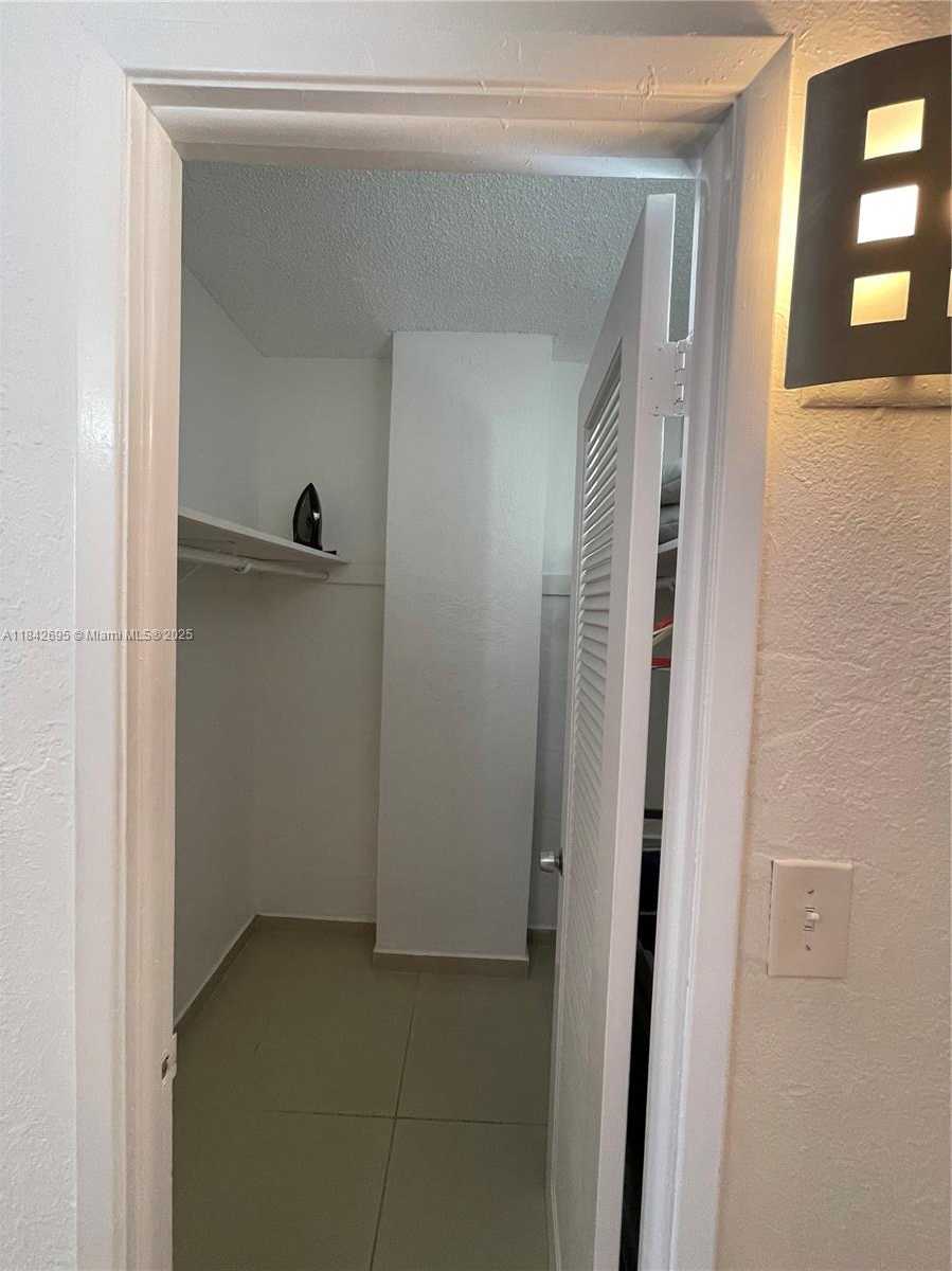 Small Image of 19390 COLLINS AVE #1405, Sunny Isles Beach Number 27