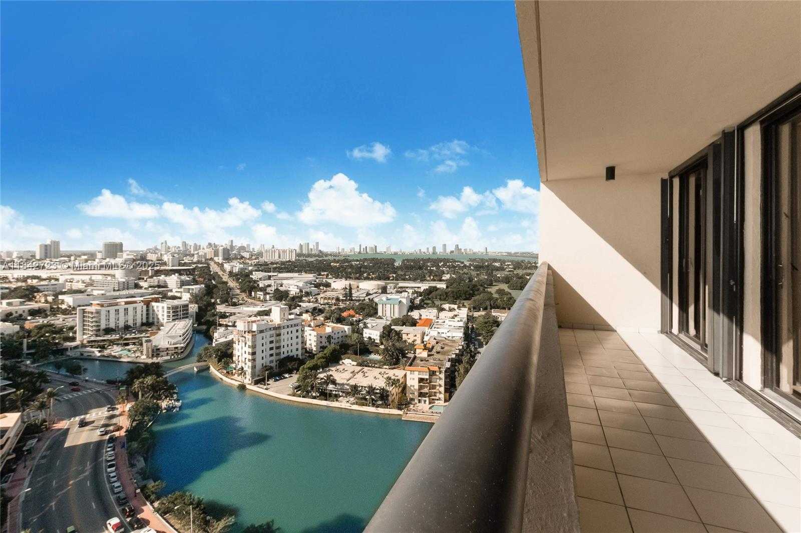 Small Image of 2555 COLLINS AVE #PH214, Miami Beach Number 11