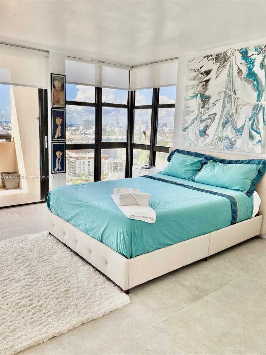 Small Image of 2555 COLLINS AVE #PH214, Miami Beach Number 7