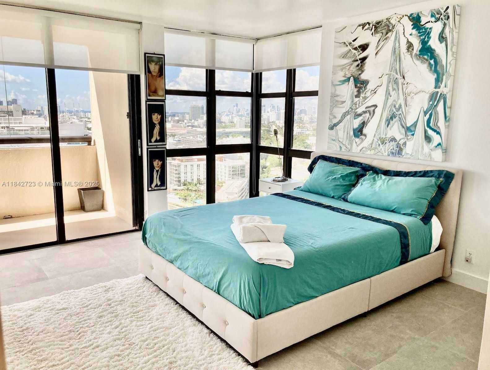 Small Image of 2555 COLLINS AVE #PH214, Miami Beach Number 8