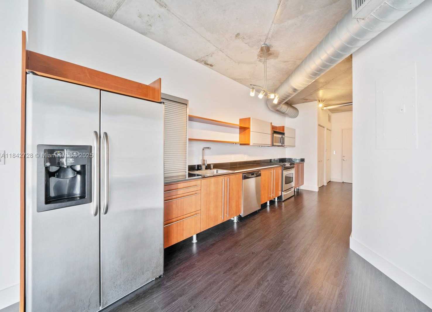 Small Image of 690 SOUTH WEST 1ST COURT #1001, Miami Number 4