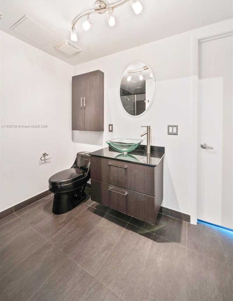 Small Image of 690 SOUTH WEST 1ST COURT #1001, Miami Number 5