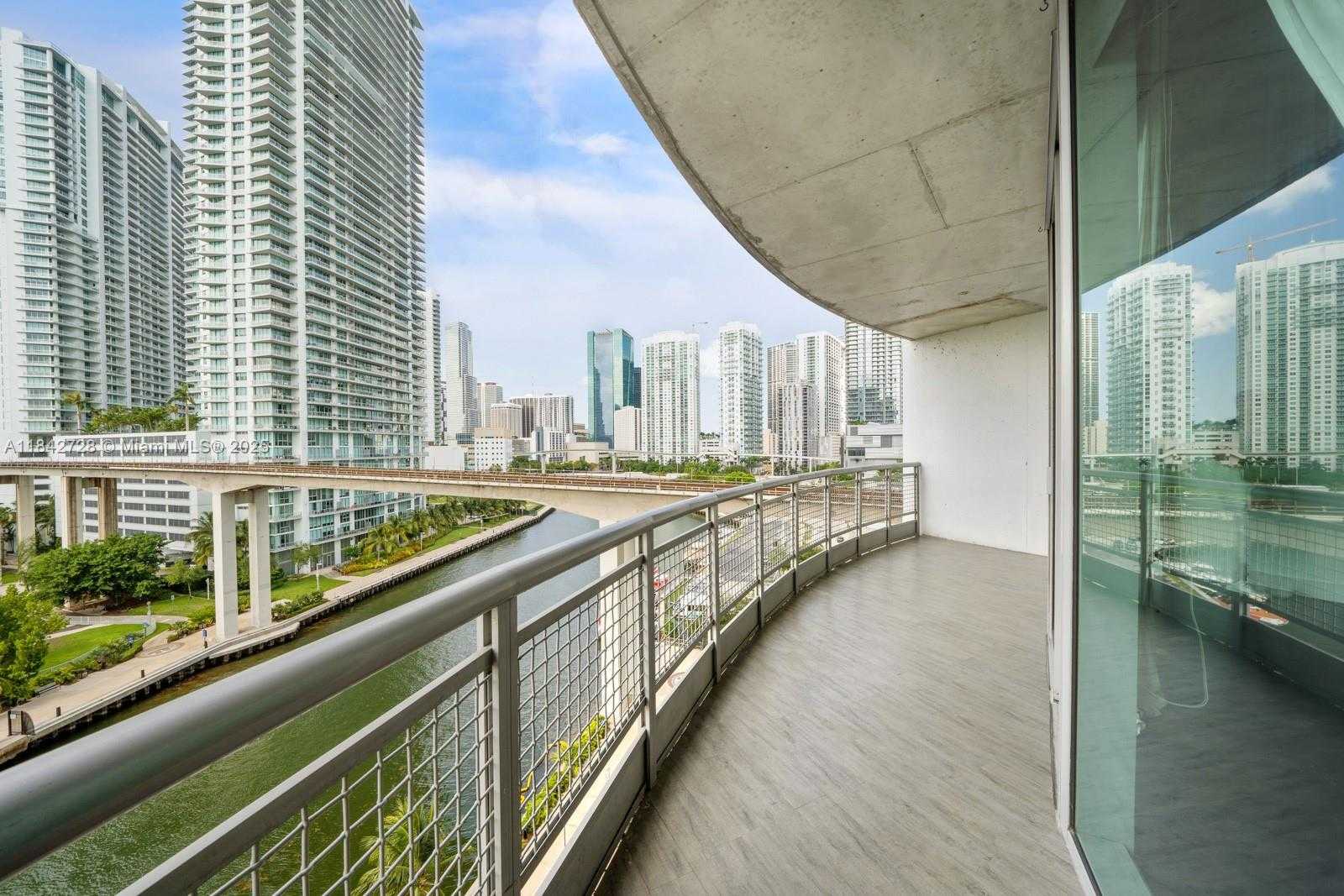 Small Image of 690 SOUTH WEST 1ST COURT #1001, Miami Number 9